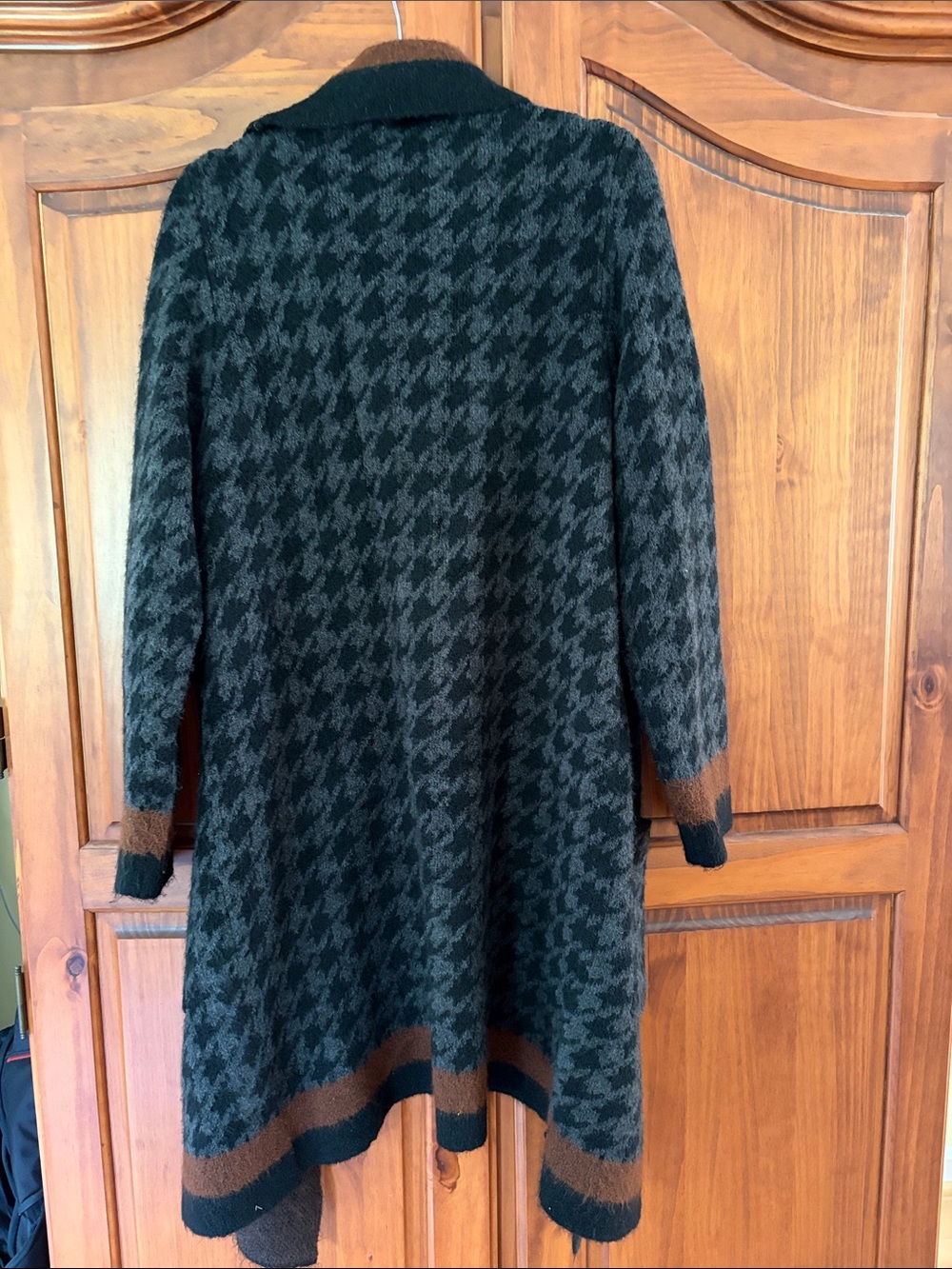Max Studio Women’s Long Open Sweater Medium Black Gray Houndstooth, Rust Stripe - Picture 2 of 4